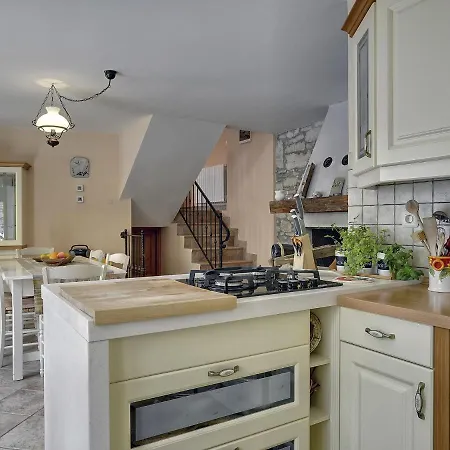 In Svetvincenat With Pool & Holiday home *