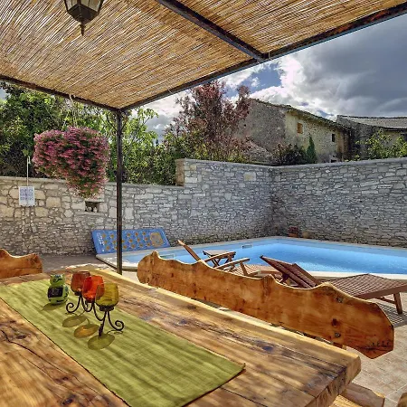 In Svetvincenat With Pool & Jursici