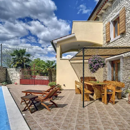 Holiday home In Svetvincenat With Pool & *